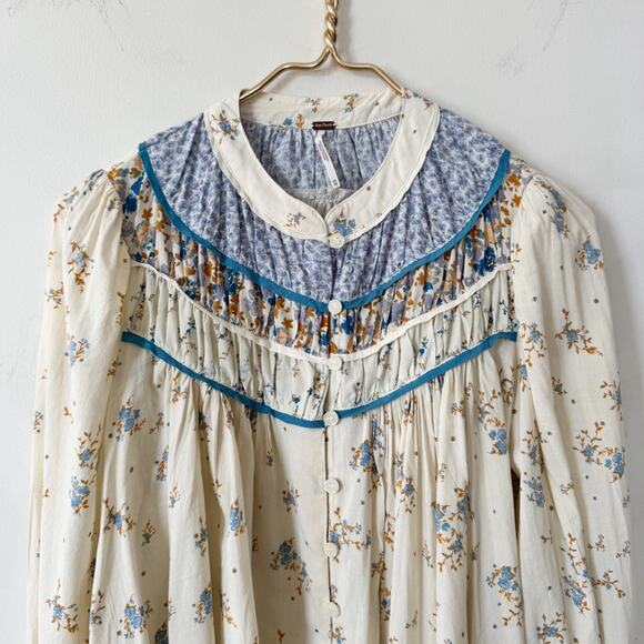 Free People Paloma Prairie Peasant Blue Floral Blouse in Tea Combo XS - Picture 6 of 12